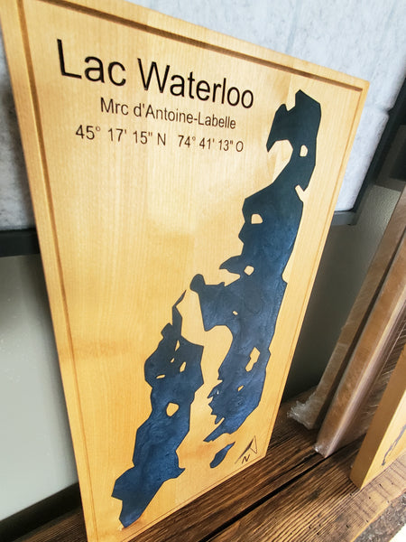 Décoration en bois et epoxy du Lac Memphrémagog