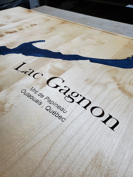 Décoration en bois et epoxy du Lac Memphrémagog