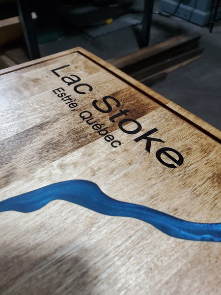 Décoration en bois et epoxy du Lac Memphrémagog