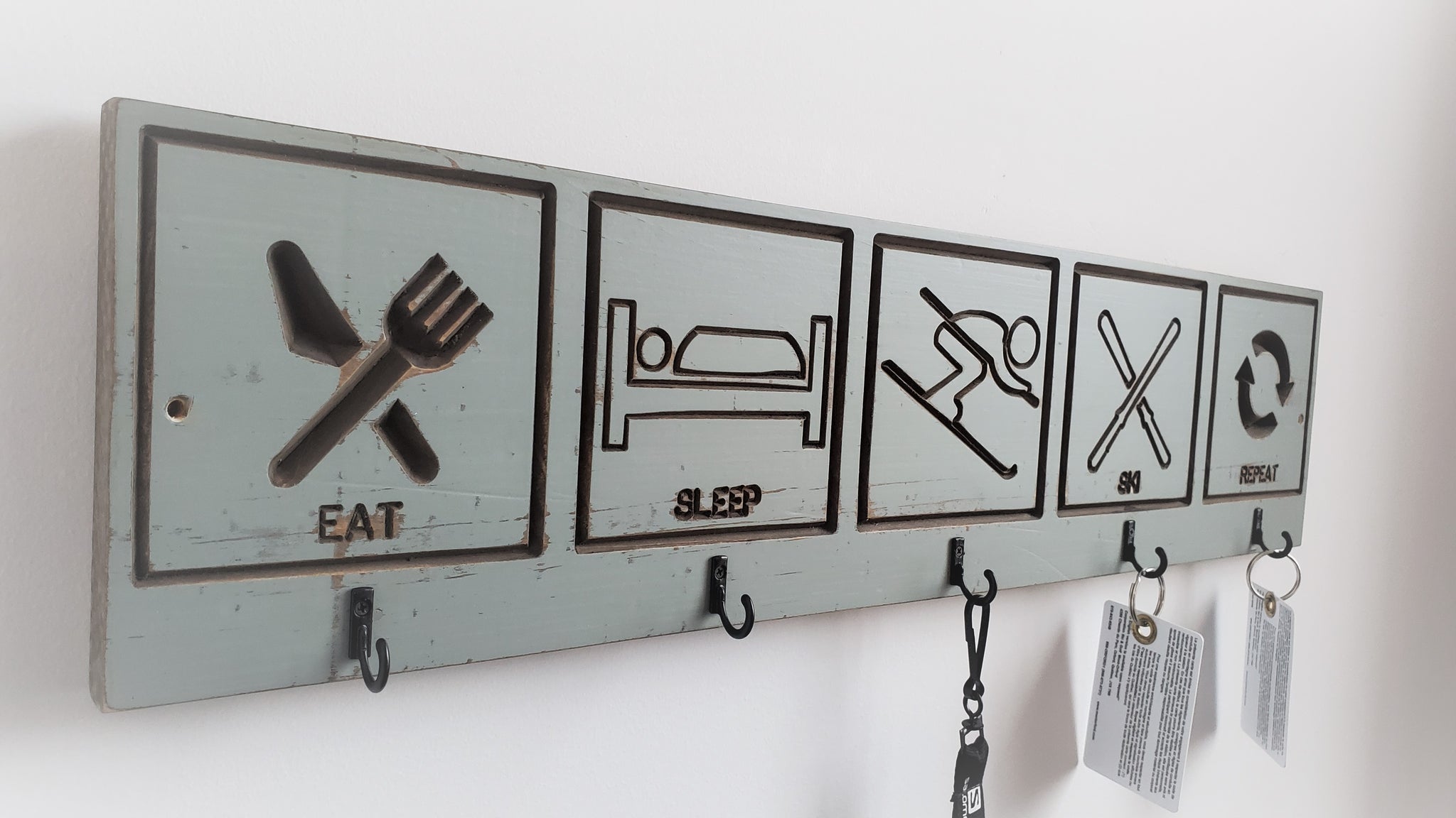 Ski logo hook rack eat-sleep-ski-repeat
